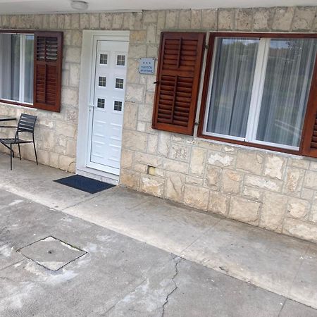 Apartment Vucurovic ヘルツェグ・ノヴィ エクステリア 写真